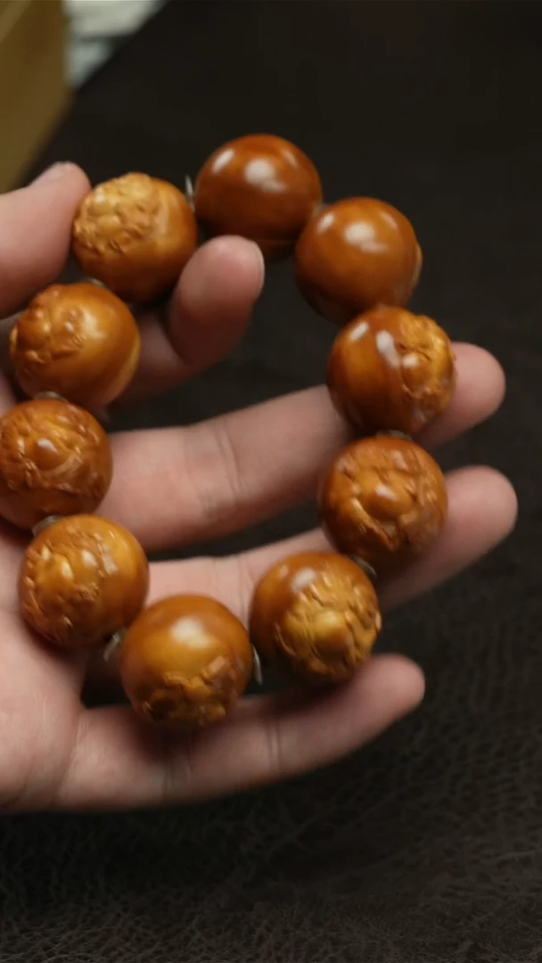 【闪购商品】橄榄核吊坠光珠弥勒