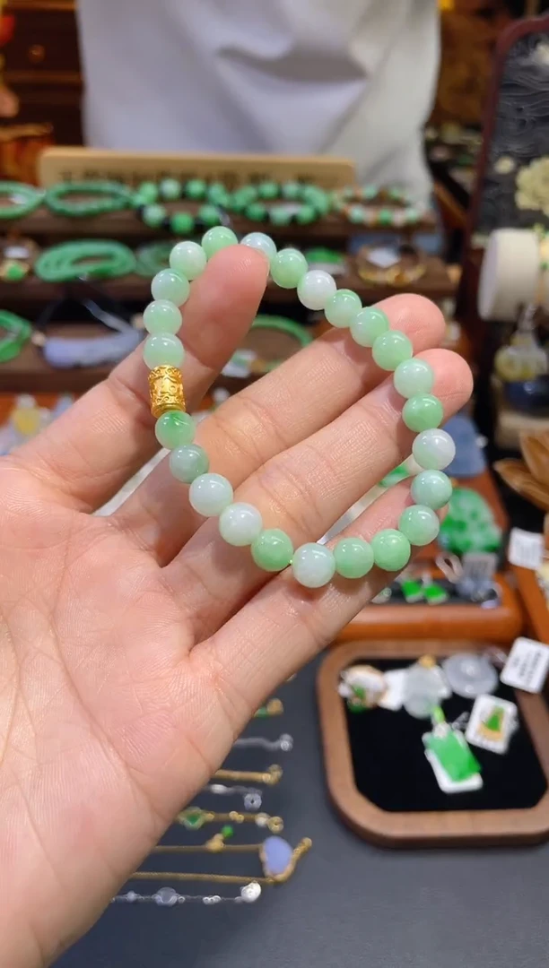 颈饰未镶嵌翡翠手串