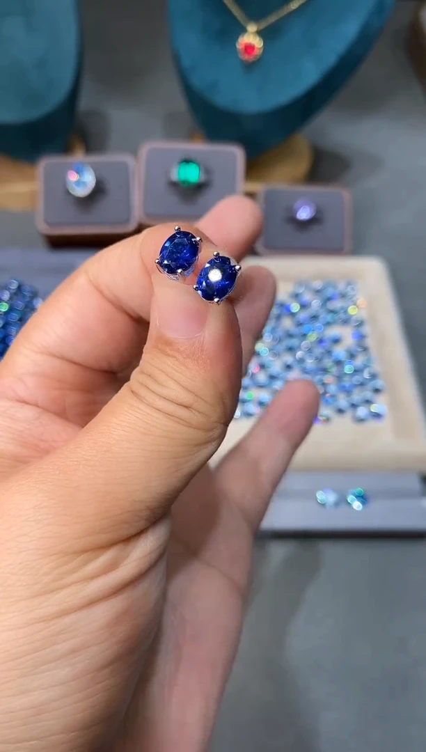 耳饰蓝宝石银S925镶嵌.....