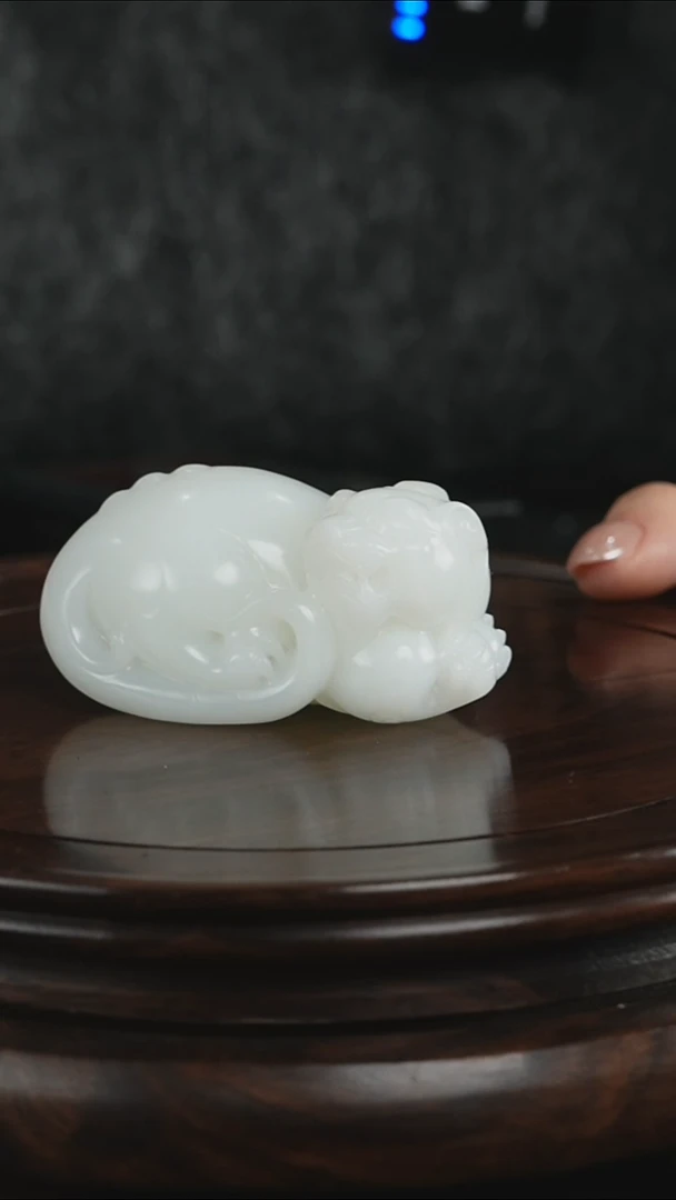 颈饰未镶嵌和田玉t***e和田玉貔貅
