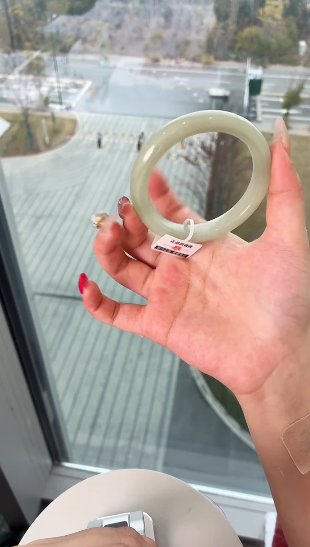 未镶嵌手镯石英质玉24.54.6