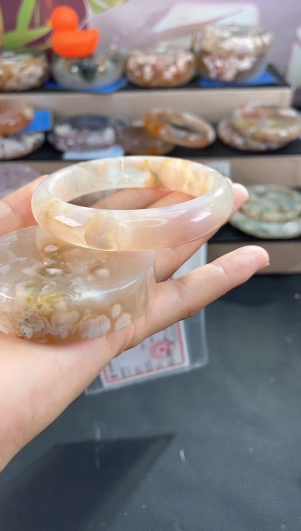 未镶嵌手镯石英质玉61