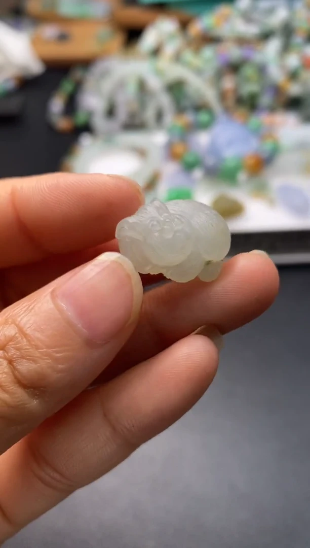 定制翡翠未镶嵌翡翠毛货多样性发其一
