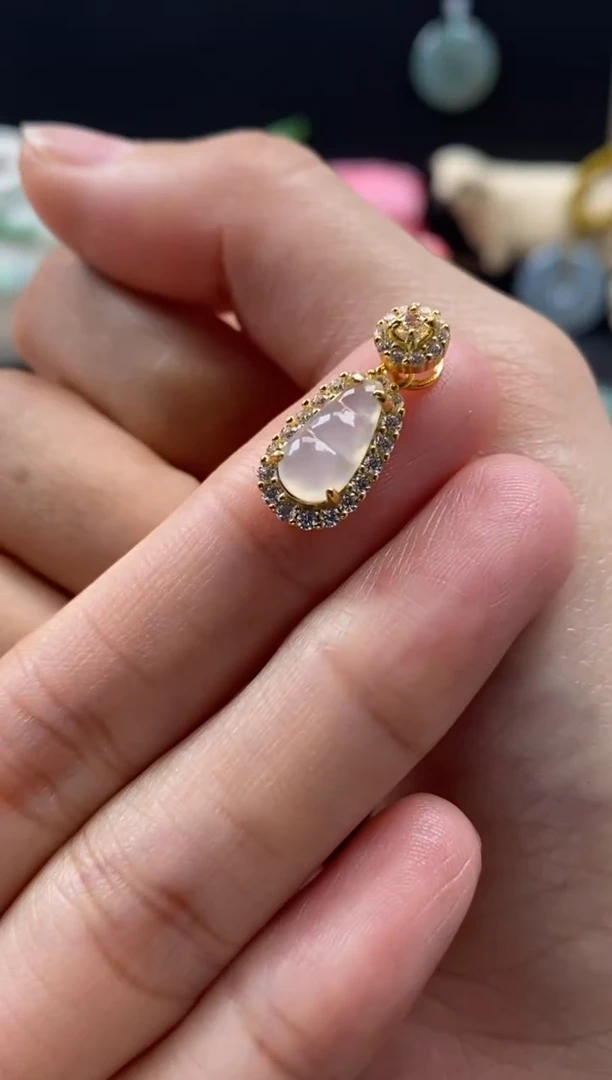 【闪购商品】翡翠颈饰银S925镶嵌翡翠白冰福豆吊坠