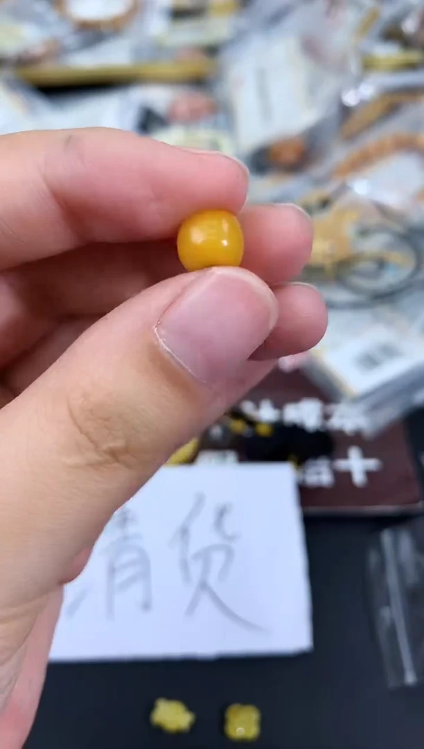 蜜蜡未镶嵌珠宝奇石112
