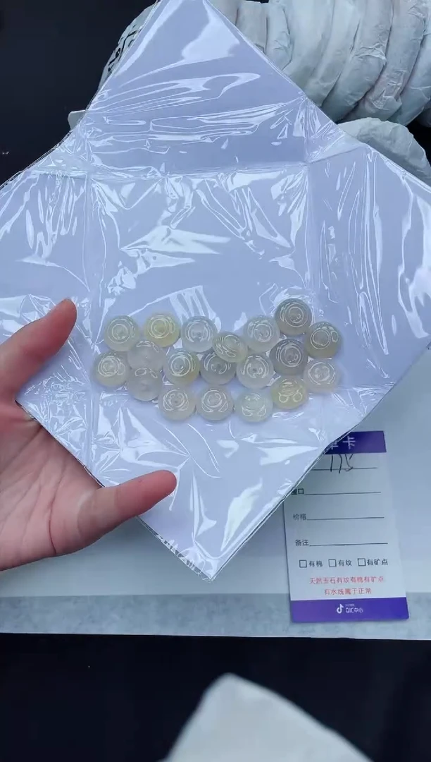 【闪购商品】石英质玉手镯未镶嵌吊坠