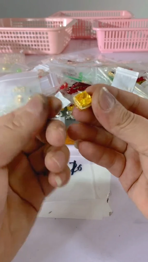 【闪购商品】水晶颈饰银S925镶嵌1110红宝，蓝宝，多样性发一件赠链