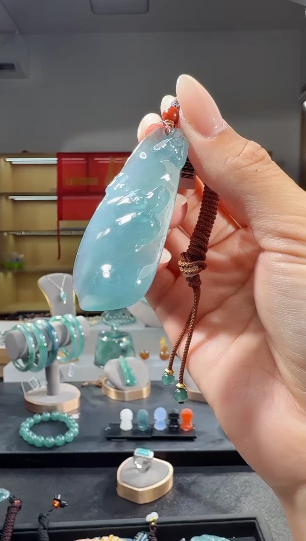 吊坠(不含链)未镶嵌翡翠形意