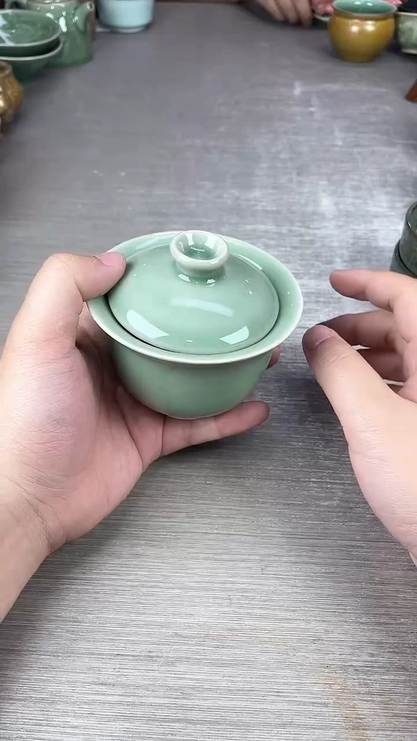 龙泉青瓷仓储福利微暇