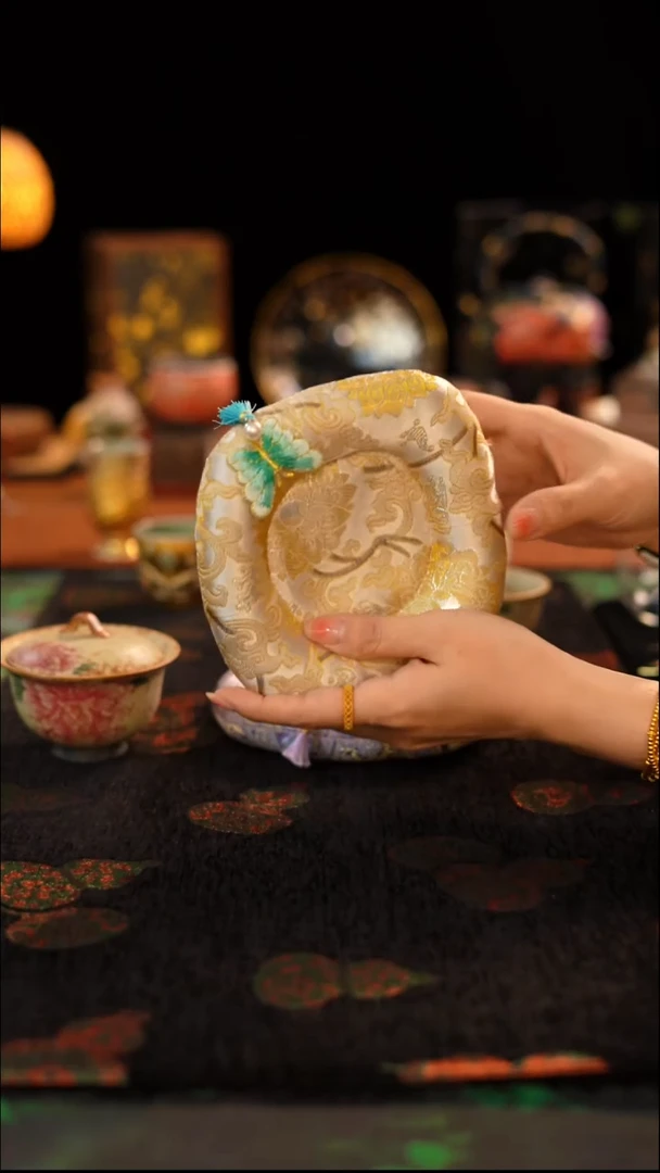 金色壶垫杯垫······