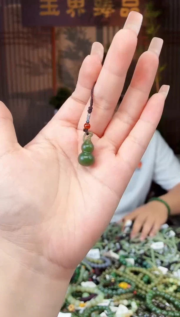 和田玉未镶嵌颈饰拍一发一