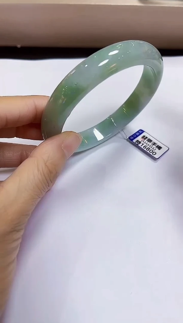 颈饰未镶嵌翡翠手镯61.5