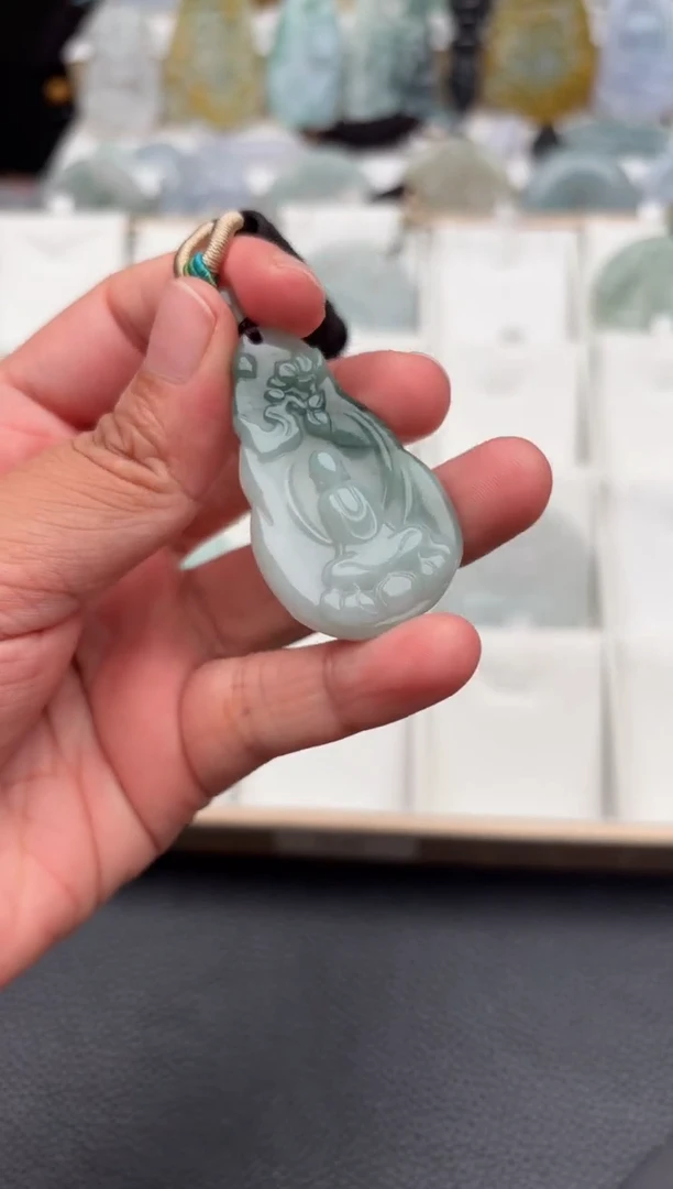 翡翠未镶嵌颈饰天然翡翠吊坠151