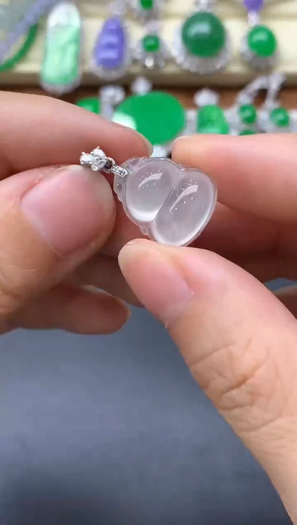 颈饰18K金镶嵌翡翠151-中国好珍宝