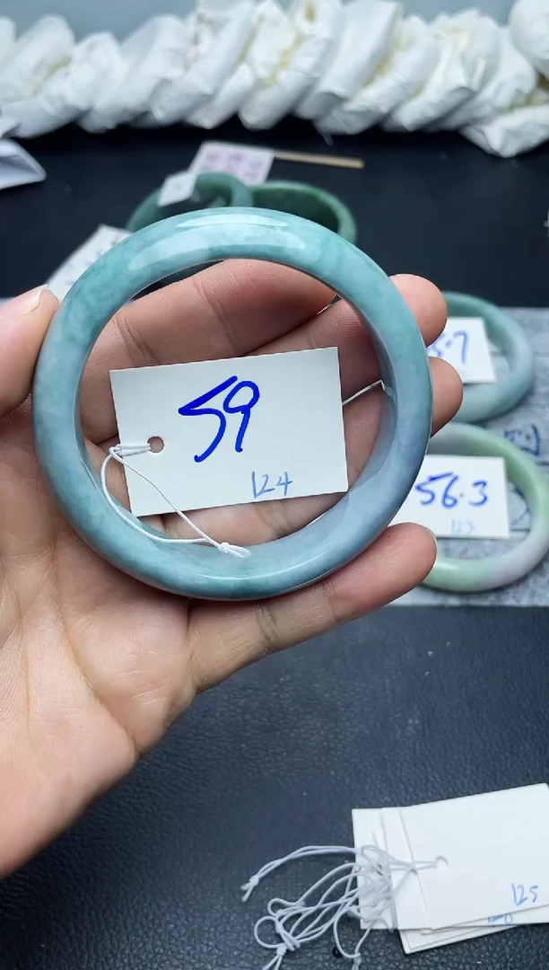 未镶嵌手镯翡翠124