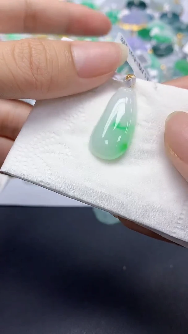 翡翠未镶嵌颈饰天然缅甸a货翡翠