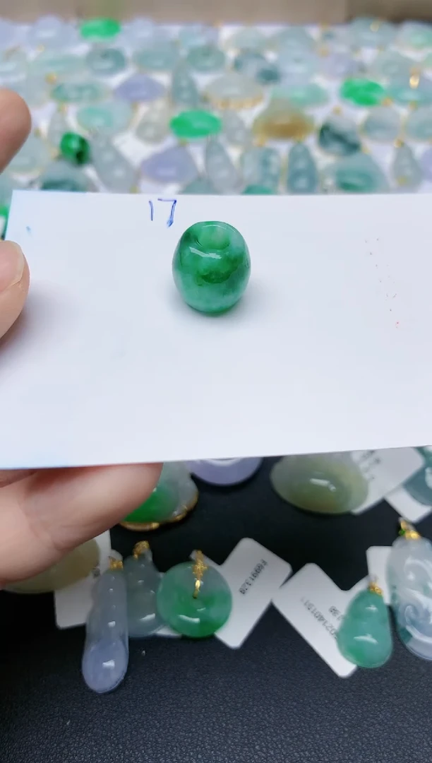 【闪购商品】翡翠颈饰未镶嵌天然翡翠A货