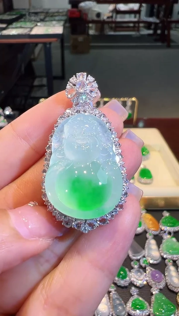 【闪购商品】翡翠吊坠(不含链)18K金镶嵌翡翠