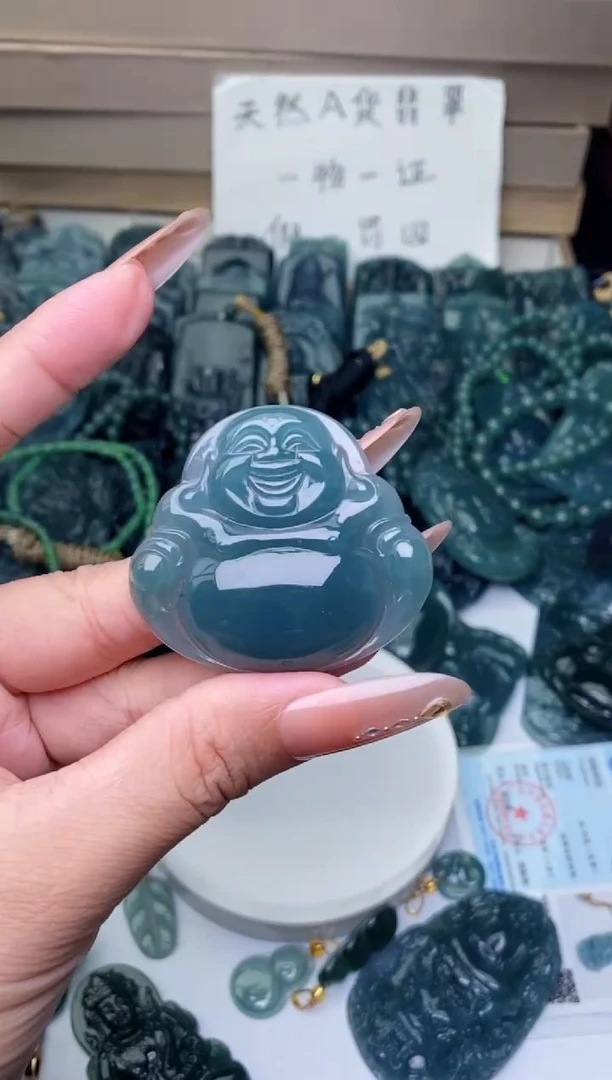 颈饰未镶嵌翡翠