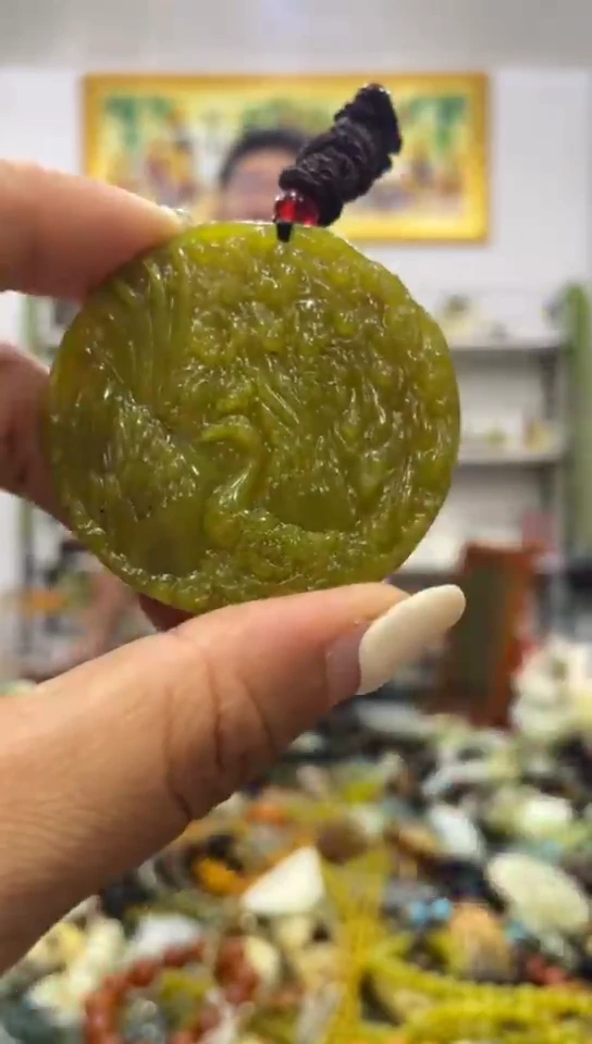 未镶嵌岫玉吊坠