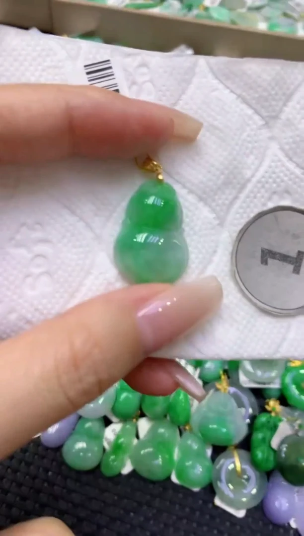 颈饰未镶嵌翡翠天然缅甸翡翠A货