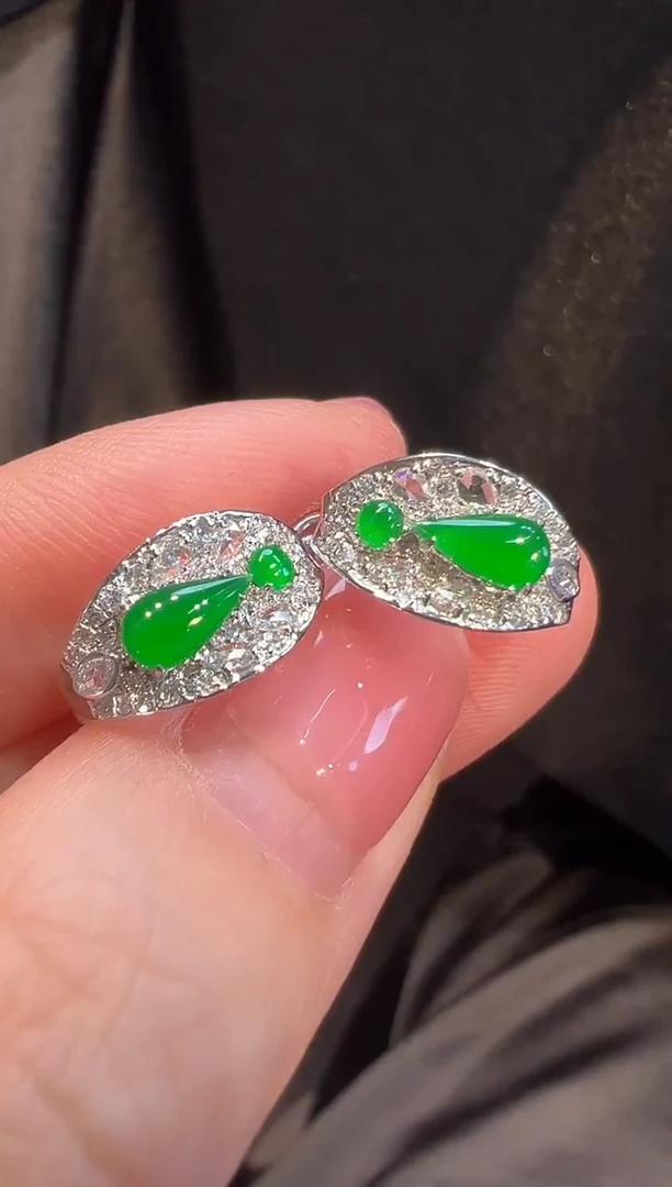 18K金镶嵌翡翠耳饰L6