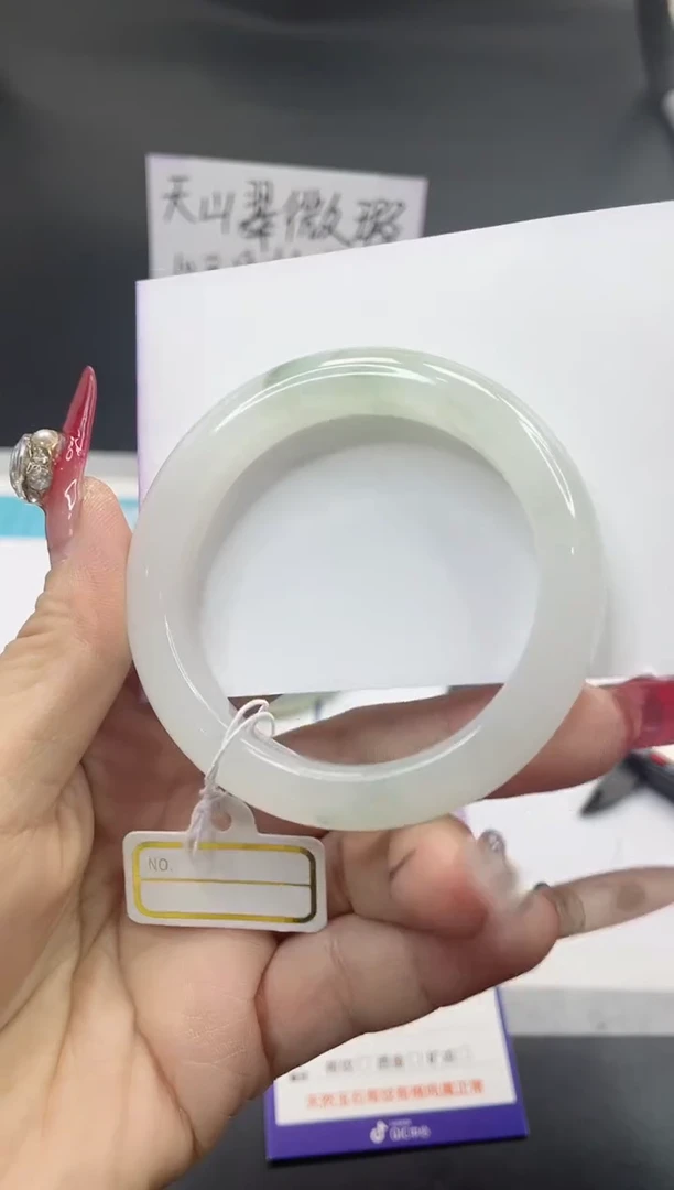 【闪购商品】石英质玉手镯未镶嵌386