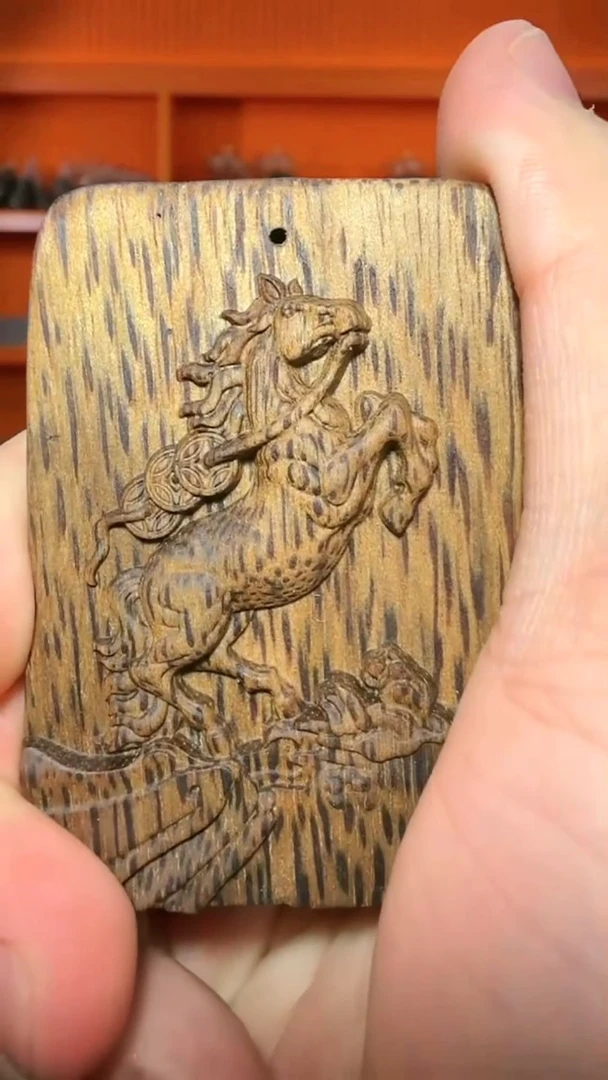 沉香吊坠313号白棋生肖马多样性发一