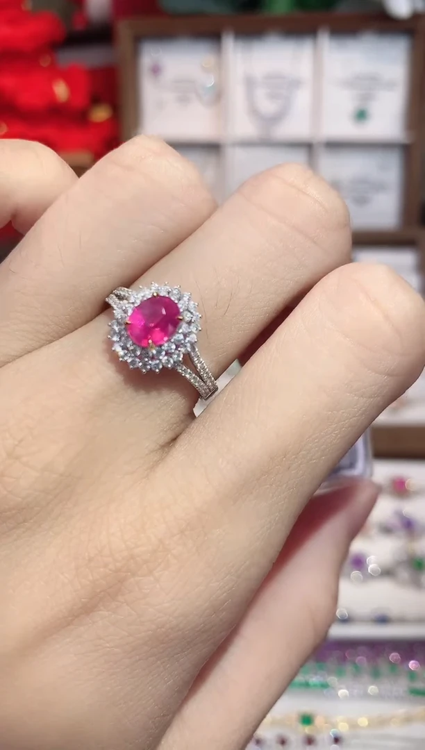 18K金镶嵌戒指尖晶石1.09ct/天然宝石/七天无理由