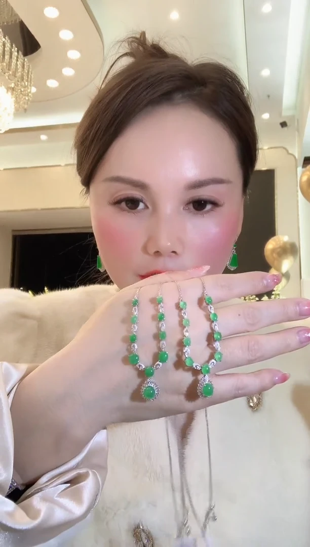 【闪购商品】翡翠套链18K金镶嵌F45 多样性发货一件