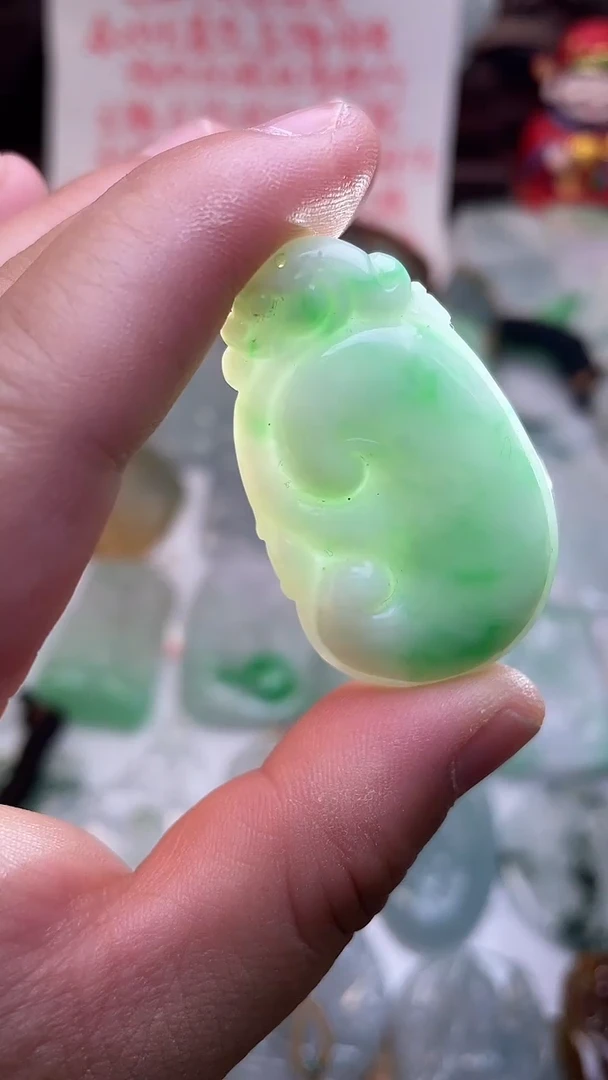 颈饰未镶嵌翡翠如意