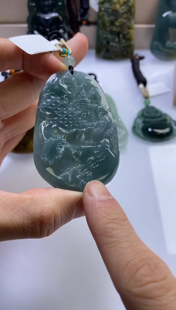 颈饰未镶嵌翡翠