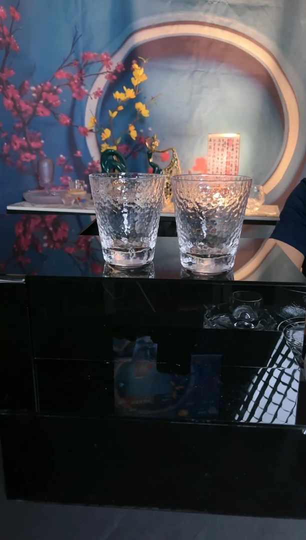 拍一发二水晶锤纹水晶杯