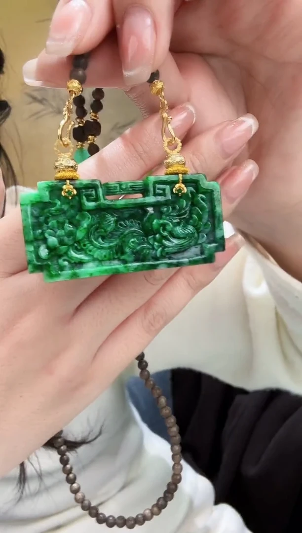 颈饰未镶嵌翡翠吊坠