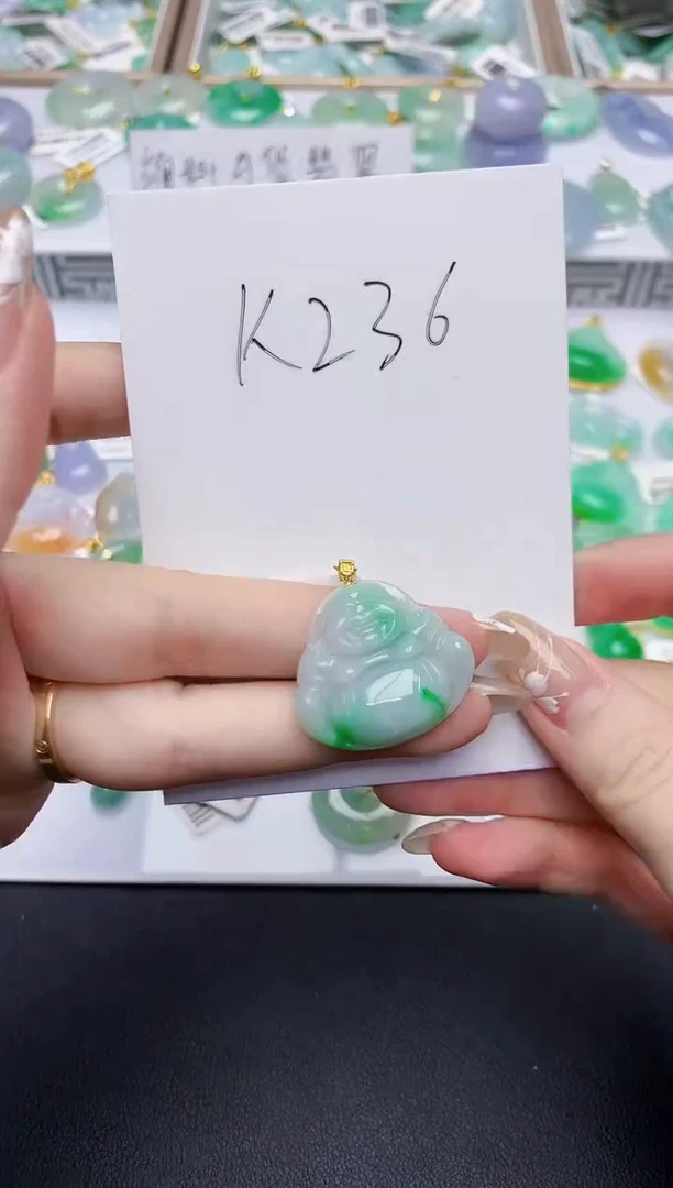 翡翠18K金镶嵌颈饰天然缅甸A货翡翠