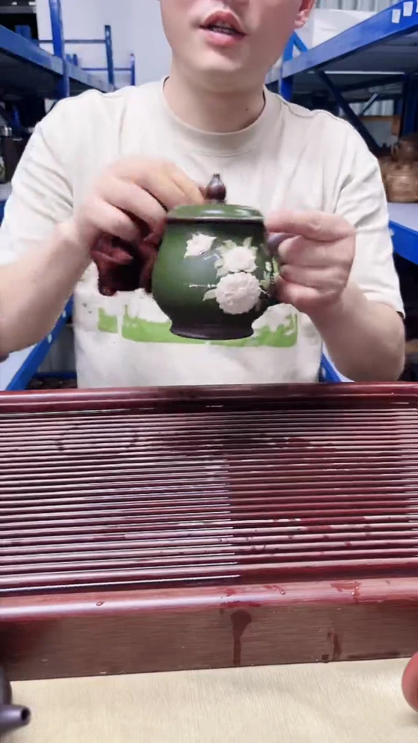 宜兴原矿紫砂玉兰杯