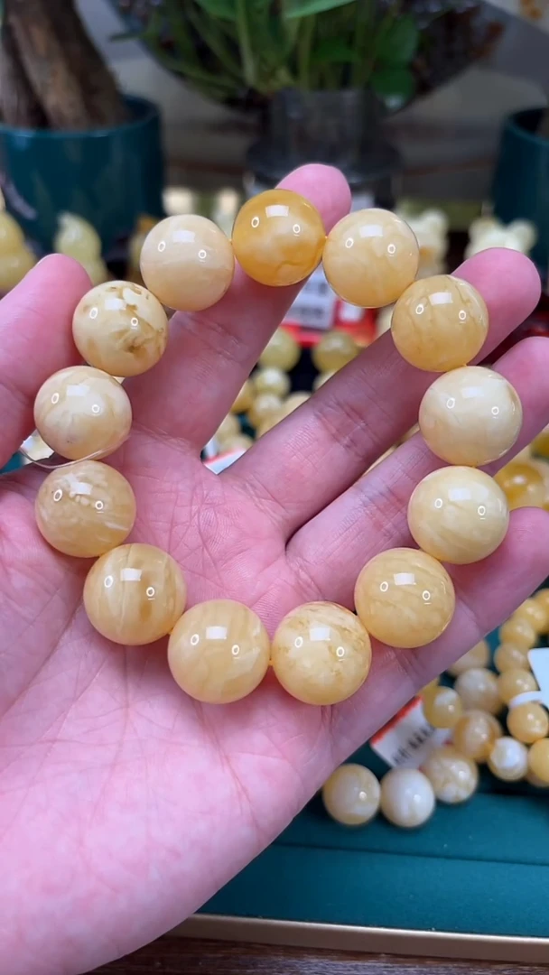 手链蜜蜡未镶嵌【p65】俄白浓蜡妖花手串 微微瑕疵 41.59克 17+mm