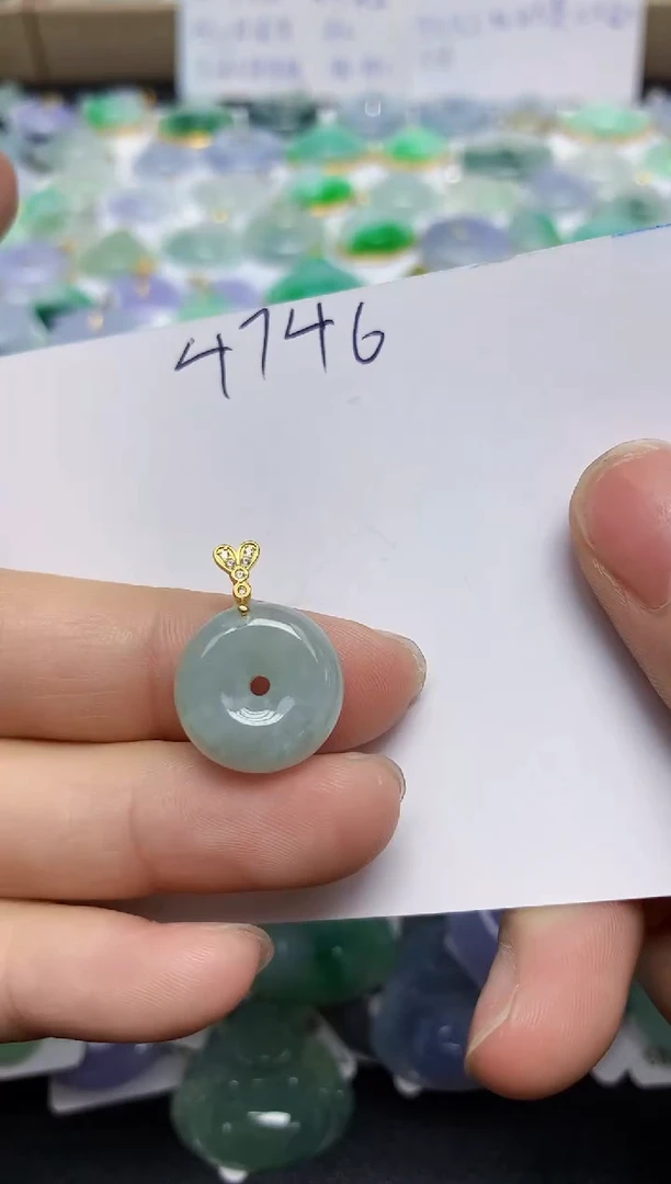 翡翠未镶嵌颈饰天然缅甸翡翠A货