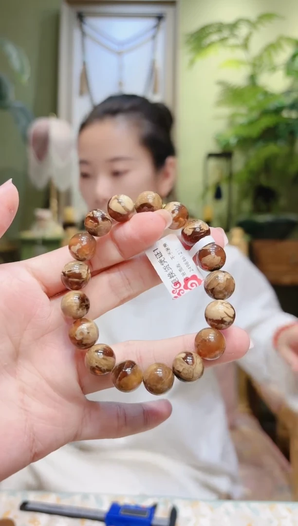 【闪购商品】琥珀裸石未镶嵌溶洞珀手串11.6A