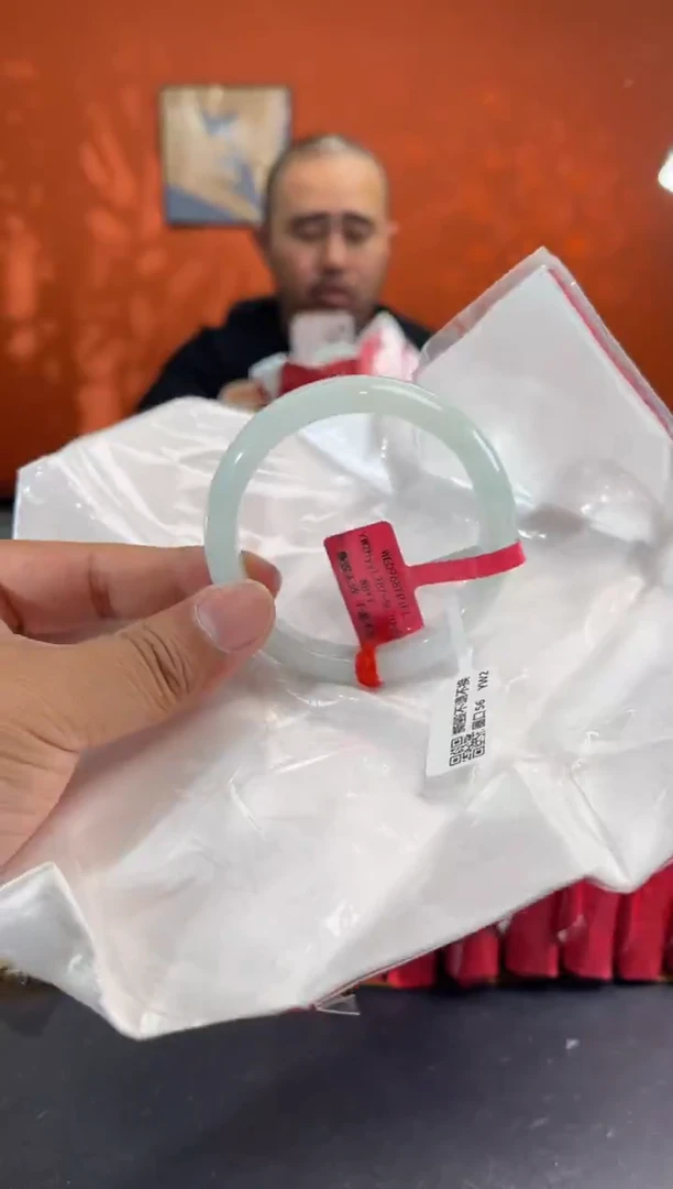 未镶嵌手镯翡翠翡翠手镯