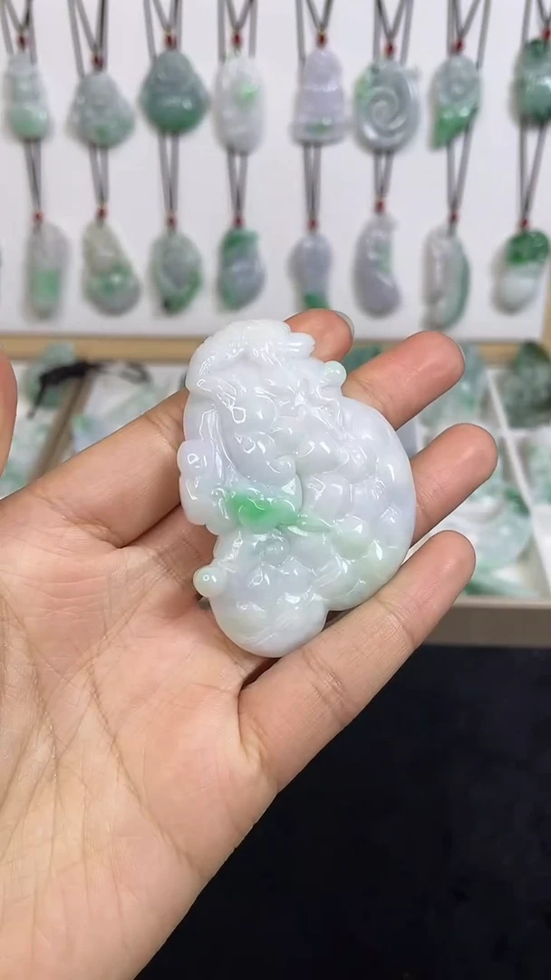 颈饰未镶嵌翡翠1