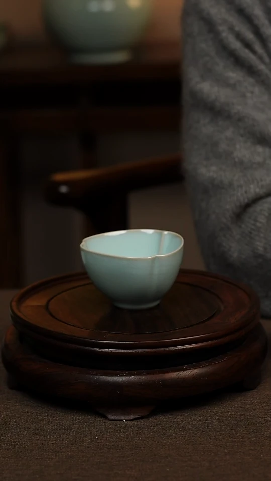 瓷片天青色花口杯80ml微瑕不带礼盒