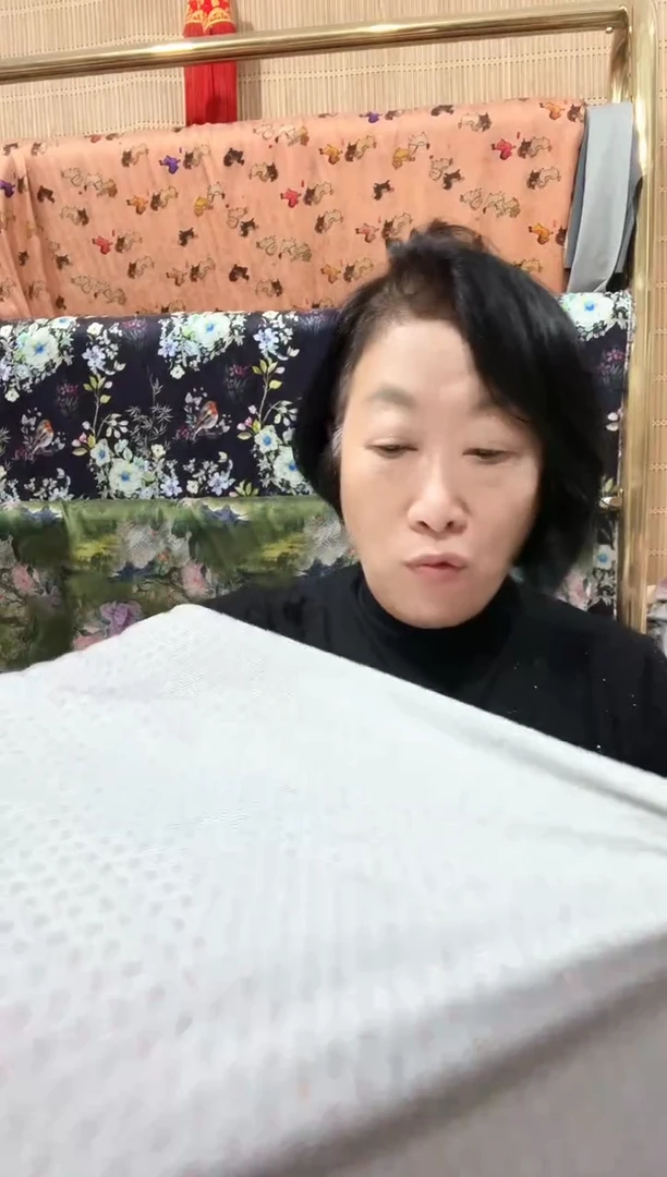 石墨烯玫瑰花有残有洞