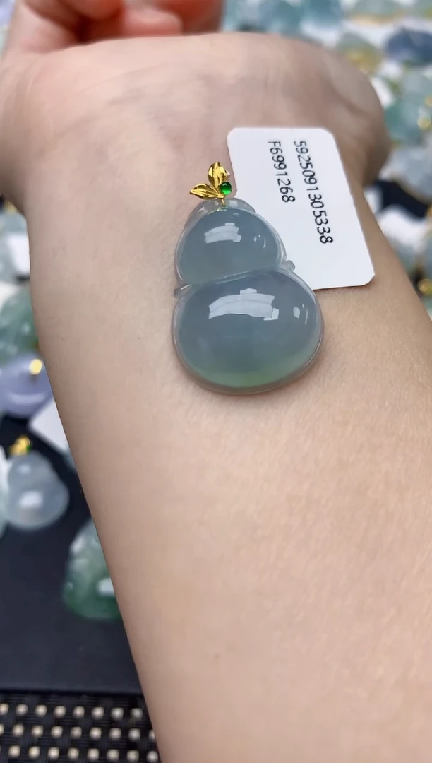 颈饰18K金镶嵌翡翠天然缅甸A货翡翠