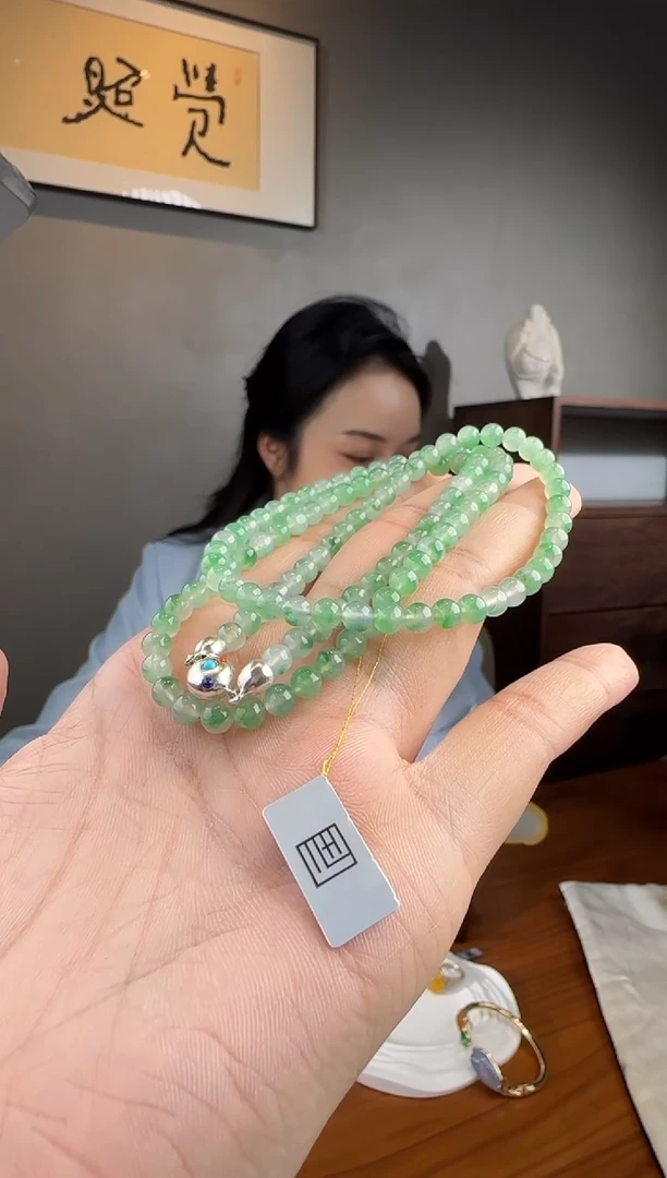 颈饰未镶嵌翡翠亲****）珠串