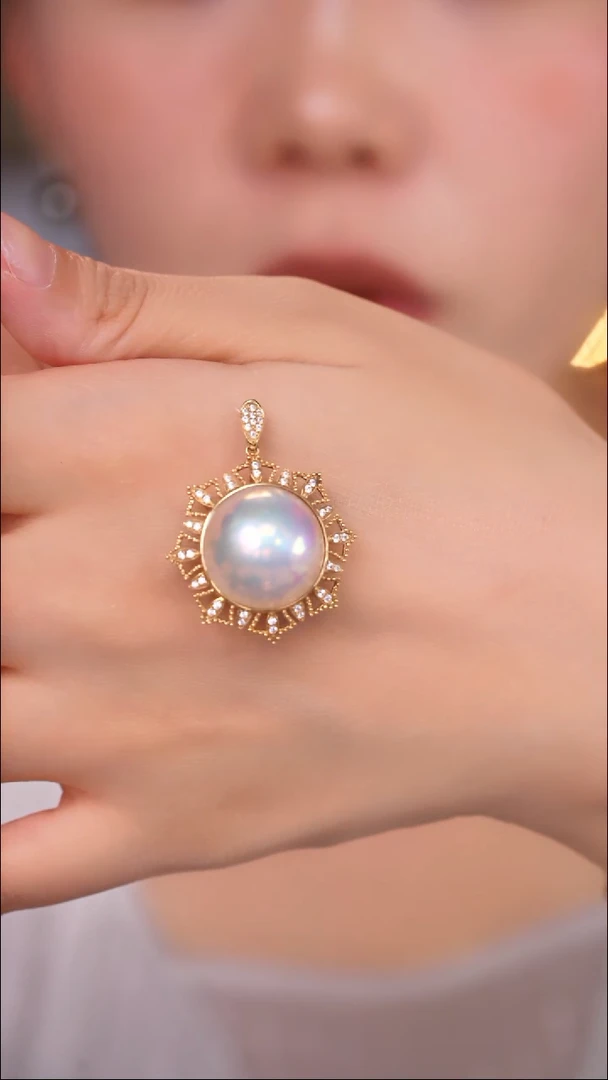 18K金镶嵌拼合珍珠（马贝珠）吊坠(不含链)马贝17-18mm