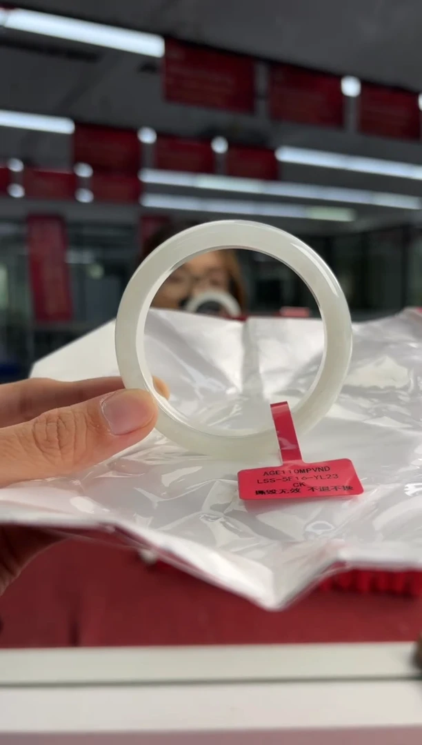 未镶嵌手镯翡翠翡翠手镯1