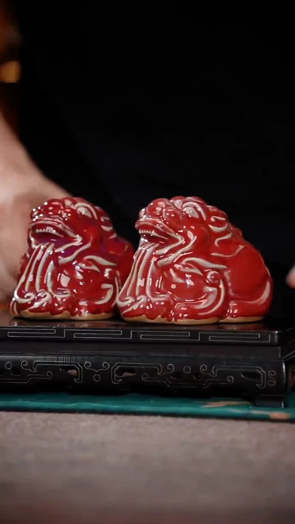 71-5貔貅茶宠（红生底款）钧红釉