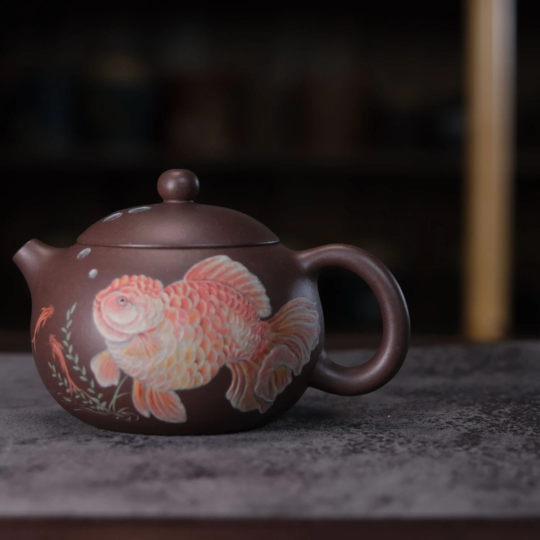创意静心紫天青泥120cc精工紫砂壶泥绘金鱼茶壶西施壶