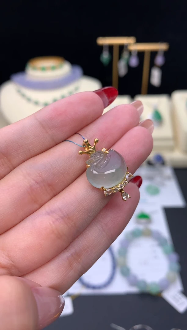 颈饰18K金镶嵌翡翠48小时鉴赏期 退货不扣服务费